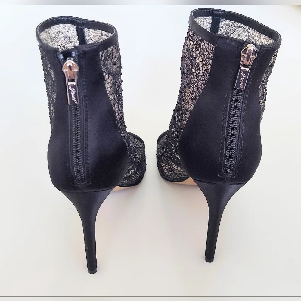 Badgley Mischka Jewel Black Beaded Lace Peep Toe Bootie Size 10 Black